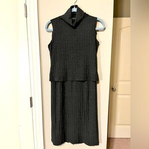 Elegant Sleeveless Gray Skirt Set M